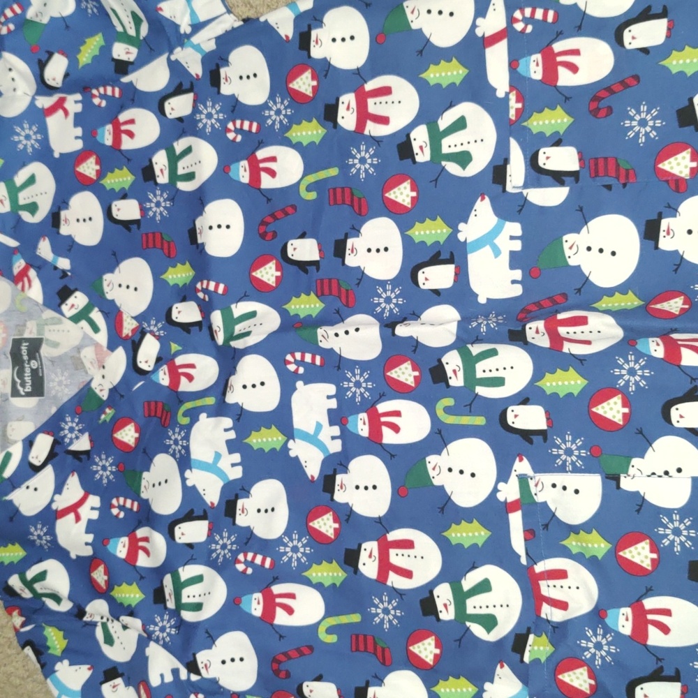 Ladies Snowman Butter Soft Scrub top M